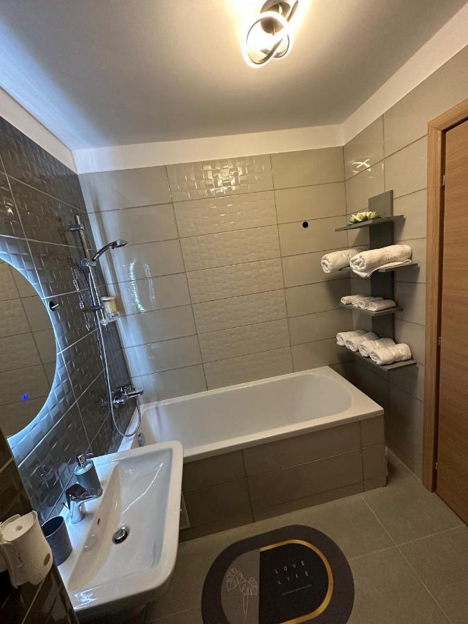 Coresi Luxury Apartments Brasov Bagian luar foto